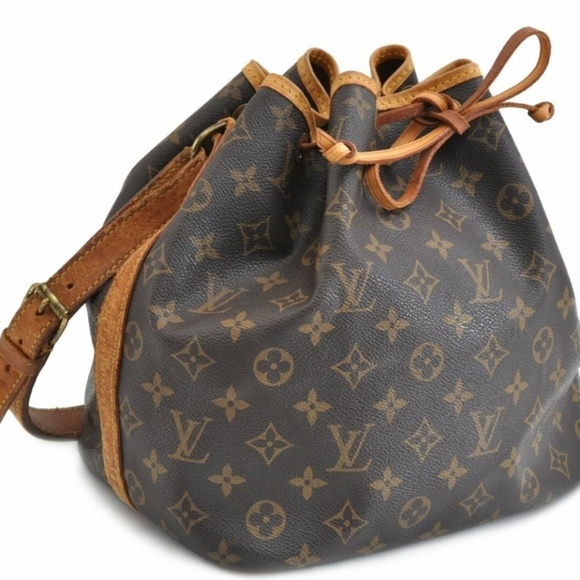 Louis Vuitton Handbags - Authentic Louis Vuitton Bucket PM monogram